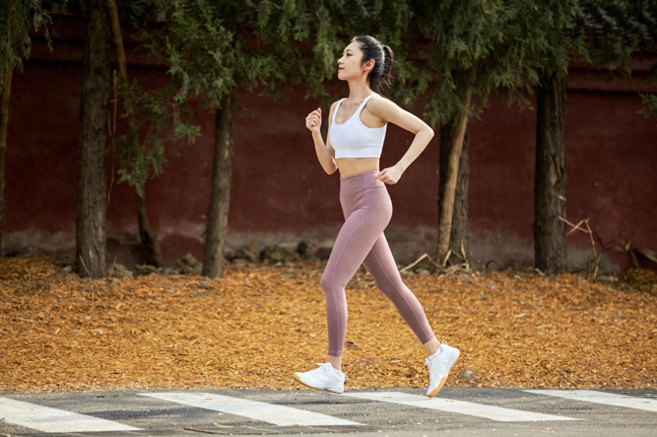 天天盈球-瘦肚子最快的方式: 不是跑步，而是干掉内脏脂肪！